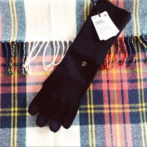 Lululemon Scroll On Knit Gloves